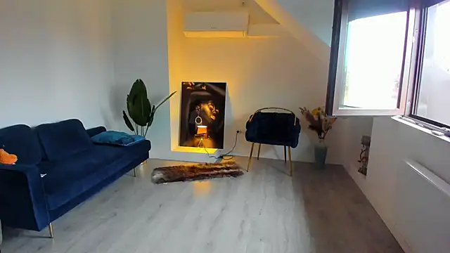 CrazyDollxx online show from March 23, 2026, 2:43 pm