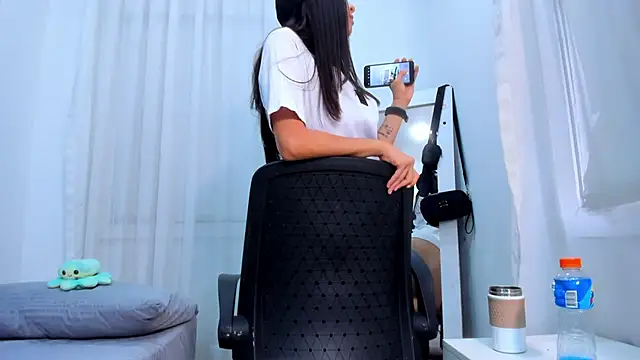 ViictoriiaSaenz online show from April 10, 2026, 10:03 pm