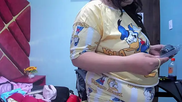 MiaRouss69 online show from March 1, 2026, 1:13 pm