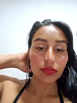 LunaRouuse  online show from February 7, 2026, 11:19 pm