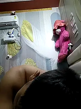 Pulkeet1433 online show from April 19, 2026, 12:26 pm