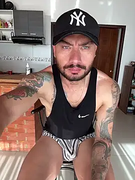 Snapshot of FrancoRossi_ chatting on February 5, 2026, 1:27 pm FrancoRossi online show from February 5, 2026, 1:27 pm