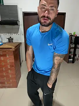 Snapshot of FrancoRossi_ chatting on February 6, 2026, 1:54 am FrancoRossi online show from February 6, 2026, 1:54 am