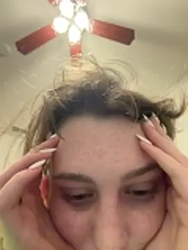 julia4thewin online show from April 10, 2026, 2:06 am