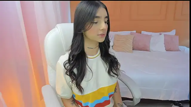 Snapshot of Abriil_cutee chatting on June 13, 2026, 2:15 pm Abriil cutee online show from June 13, 2026, 2:15 pm