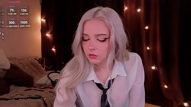 Snapshot of ShyniAlice chatting on February 9, 2026, 3:32 am ShyniAlice online show from February 9, 2026, 3:32 am