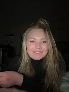 cutiejulie  online show from February 16, 2026, 3:30 pm