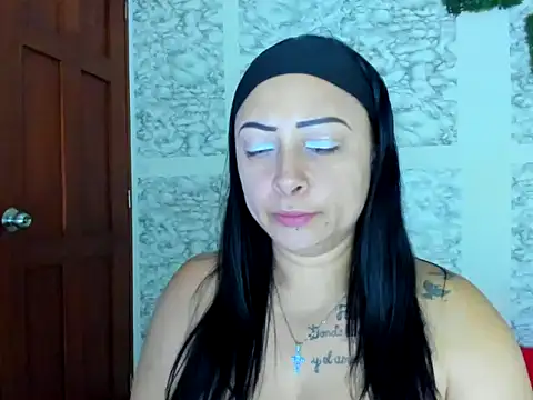 XXXStephanie XXX online show from May 12, 2026, 10:51 pm