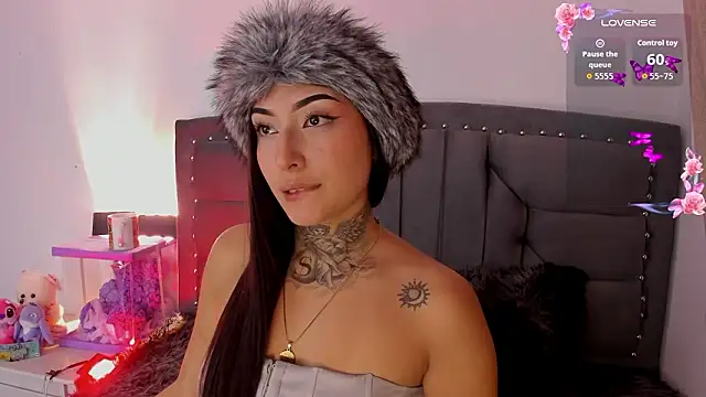 Snapshot of Lilith_blaze_Fg chatting on February 5, 2026, 12:26 am Lilith blaze Fg online show from February 5, 2026, 12:26 am