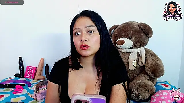 gabriela grace1 online show from May 20, 2026, 2:23 pm