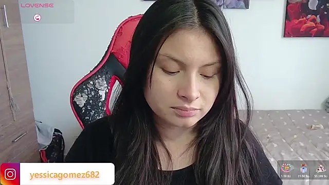 yessica gomez01 online show from January 18, 2026, 10:13 pm