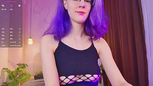 AuraLaunni online show from January 11, 2026, 8:08 am