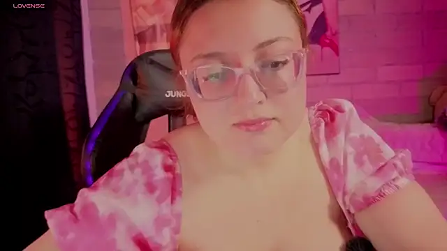 Mia Franklyn online show from March 8, 2026, 1:36 am