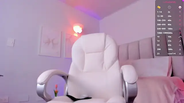 Snapshot of your_alina18 chatting on January 13, 2026, 1:00 am your alina18 online show from January 13, 2026, 1:00 am