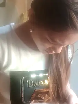 jjennyyy online show from March 31, 2026, 7:20 am