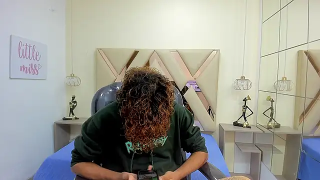 Anyelo Twink online show from February 26, 2026, 1:54 pm