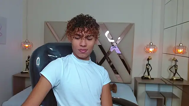 Anyelo Twink online show from March 26, 2026, 4:51 am