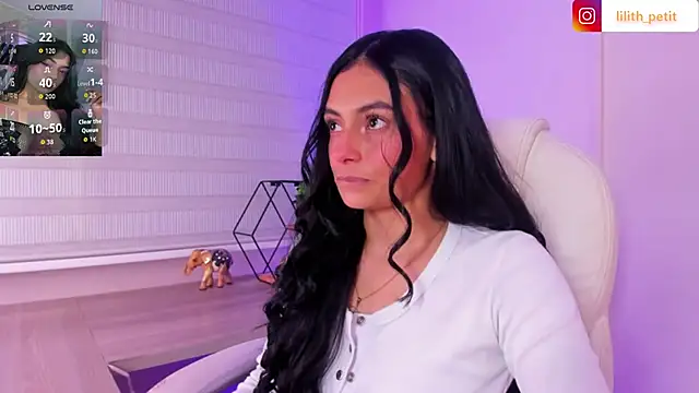 lilith petit  online show from April 13, 2026, 1:27 pm