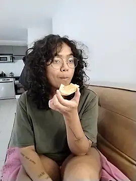 therealsun8 online show from February 4, 2026, 8:53 am