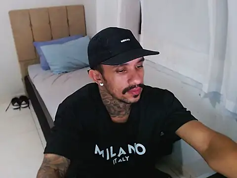 Snapshot of lipegonzalezz chatting on February 12, 2026, 2:39 am lipegonzalezz online show from February 12, 2026, 2:39 am