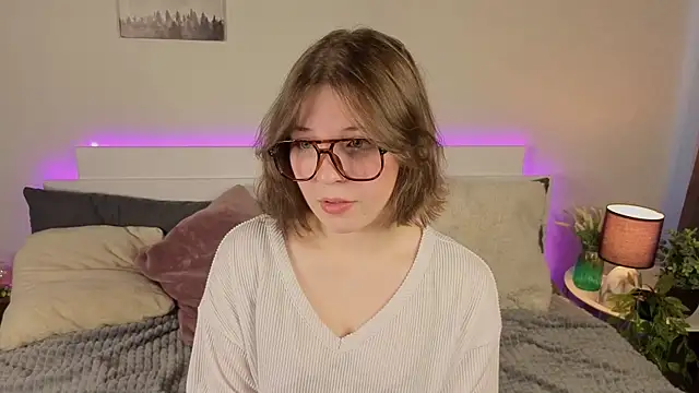 Next2Marie online show from June 3, 2026, 5:54 am
