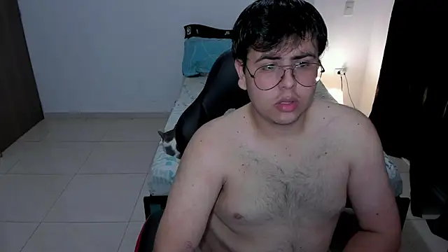 Snapshot of Dylan_cr chatting on March 28, 2026, 2:44 am Dylan cr online show from March 28, 2026, 2:44 am