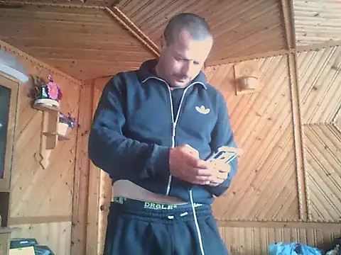 Ivan9iutt online show from April 17, 2026, 11:46 am