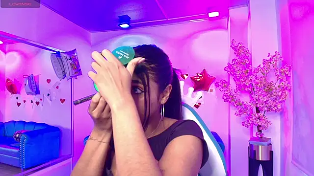 Divinee Cloe online show from February 13, 2026, 11:39 am