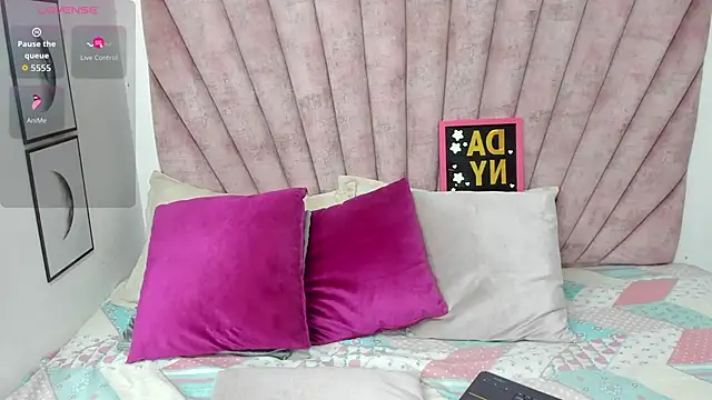 Snapshot of danibellucii_ chatting on February 19, 2026, 12:01 pm danibellucii online show from February 19, 2026, 12:01 pm