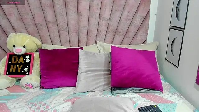 danibellucii  online show from March 7, 2026, 3:03 am