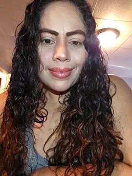 Snapshot of _Zhamira chatting on February 27, 2026, 2:39 pm Zhamira online show from February 27, 2026, 2:39 pm