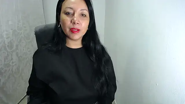 soyElena46 online show from May 21, 2026, 12:01 pm