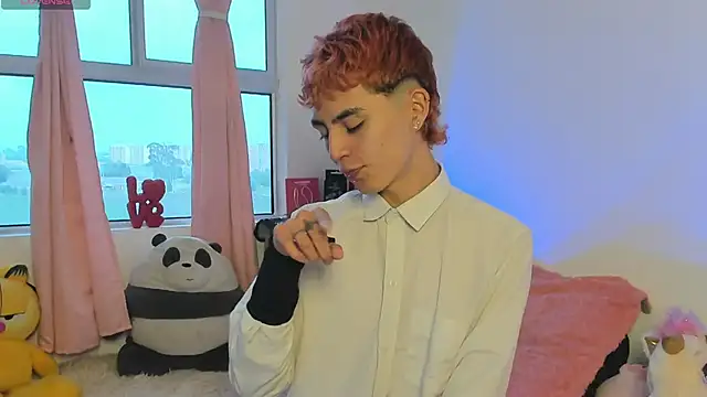 Maiky Cooper01 online show from March 5, 2026, 6:59 pm