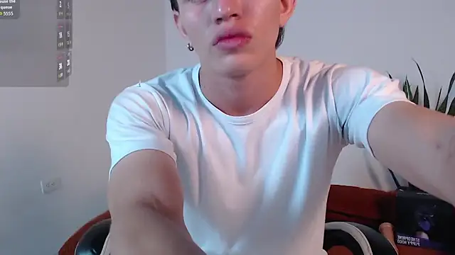 Snapshot of DarrenColleen chatting on February 21, 2026, 11:50 pm DarrenColleen online show from February 21, 2026, 11:50 pm