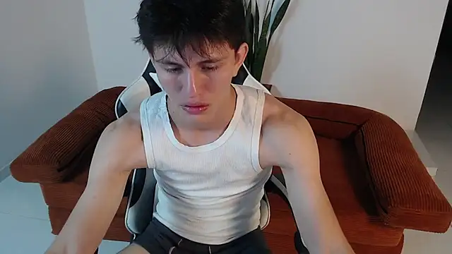 Snapshot of DarrenColleen chatting on March 3, 2026, 10:54 am DarrenColleen online show from March 3, 2026, 10:54 am