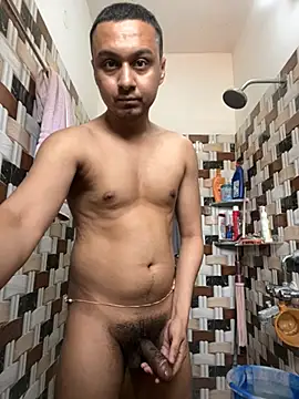 Uzieham22 online show from April 5, 2026, 3:04 am