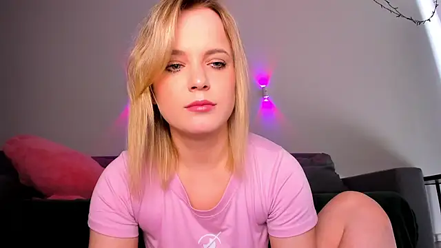 JessicaBeverly  online show from May 9, 2026, 12:43 pm