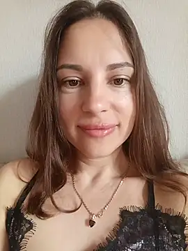 She-Moon online show from June 4, 2026, 5:46 am