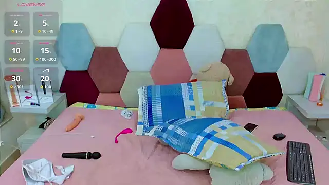 sabriana smith1 online show from April 12, 2026, 4:01 pm