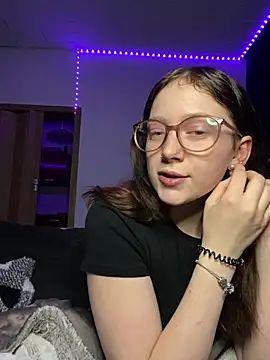 Snapshot of YoungLisaa18 chatting on February 2, 2026, 7:45 pm YoungLisaa18 online show from February 2, 2026, 7:45 pm