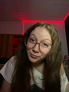 Snapshot of YoungLisaa18 chatting on February 25, 2026, 9:13 pm YoungLisaa18 online show from February 25, 2026, 9:13 pm