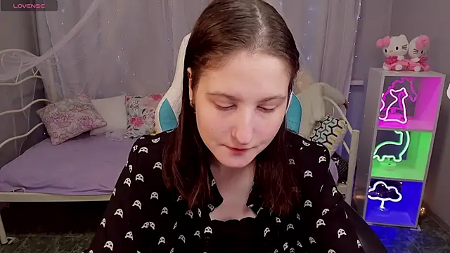 KiraDuvall online show from January 13, 2026, 4:56 pm