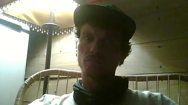 Snapshot of HungandHynotic chatting on February 23, 2026, 9:01 pm HungandHynotic online show from February 23, 2026, 9:01 pm