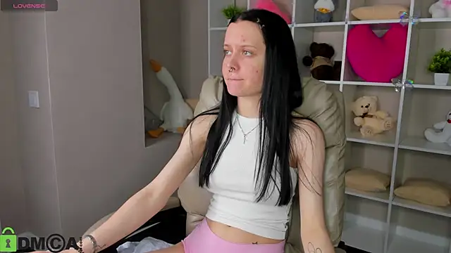 Snapshot of Kessi_Millisis chatting on February 8, 2026, 1:31 am Kessi Millisis online show from February 8, 2026, 1:31 am