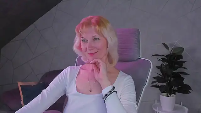 Julie Lucas online show from March 28, 2026, 8:58 am