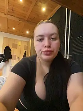 Snapshot of ElisonFox chatting on January 15, 2026, 9:14 am ElisonFox online show from January 15, 2026, 9:14 am