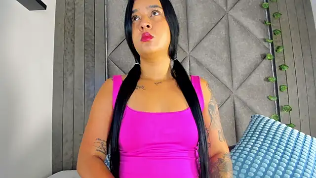 ChloeeMiller   online show from February 13, 2026, 11:39 am