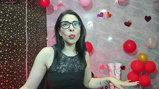 adellelennoxx online show from February 17, 2026, 8:44 am