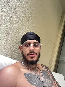 Snapshot of liyamjunior chatting on February 8, 2026, 3:59 pm liyamjunior online show from February 8, 2026, 3:59 pm