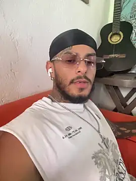 Snapshot of liyamjunior chatting on February 14, 2026, 4:26 pm liyamjunior online show from February 14, 2026, 4:26 pm